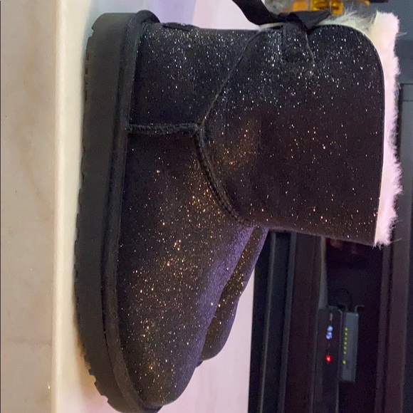 Ugg boots Bailey bow size 10 - Picture 2 of 4